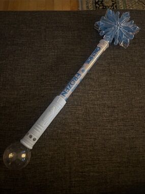 Disney Frozen Light-Up Snowflake Wand - Light Blue